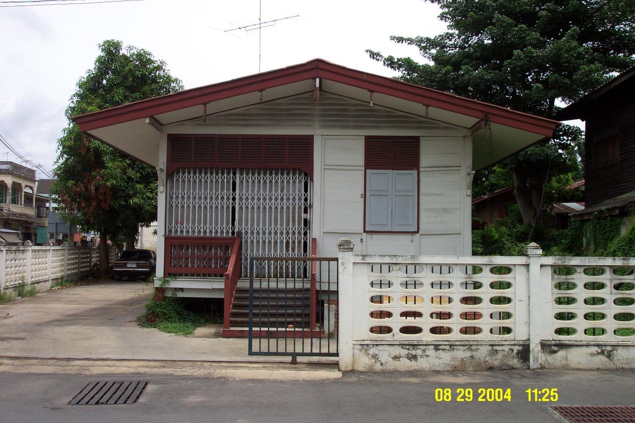 Bankaikow Hostel Kanchanaburi Exterior photo